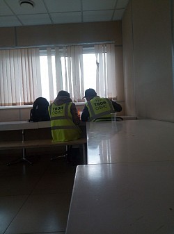 Доброй ночи ещё одно фото однофамилец и помощник настоящего лавриновича который живёт на улице Бочкина в Западном микрорайоне в моем квартире вот они связаны между собой два ларинович